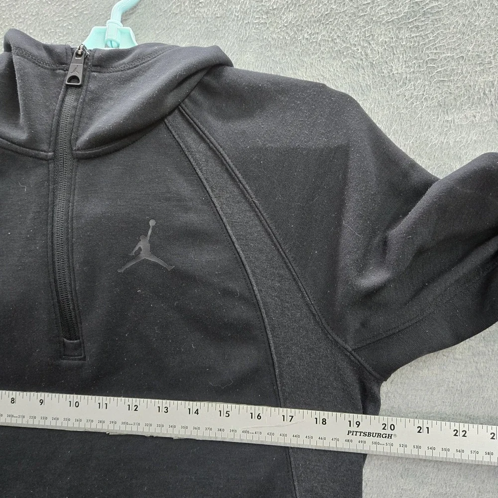 Air Jordan Men Sweatshirt S Black Jumpman Logo Activewear Statement 1/2 Zip‎